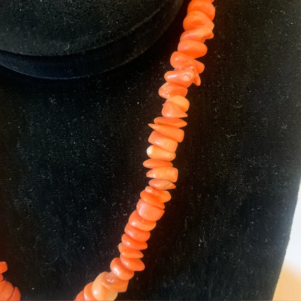 Orange Beaded Necklace with White Flower Pendant - Picture 4 of 11